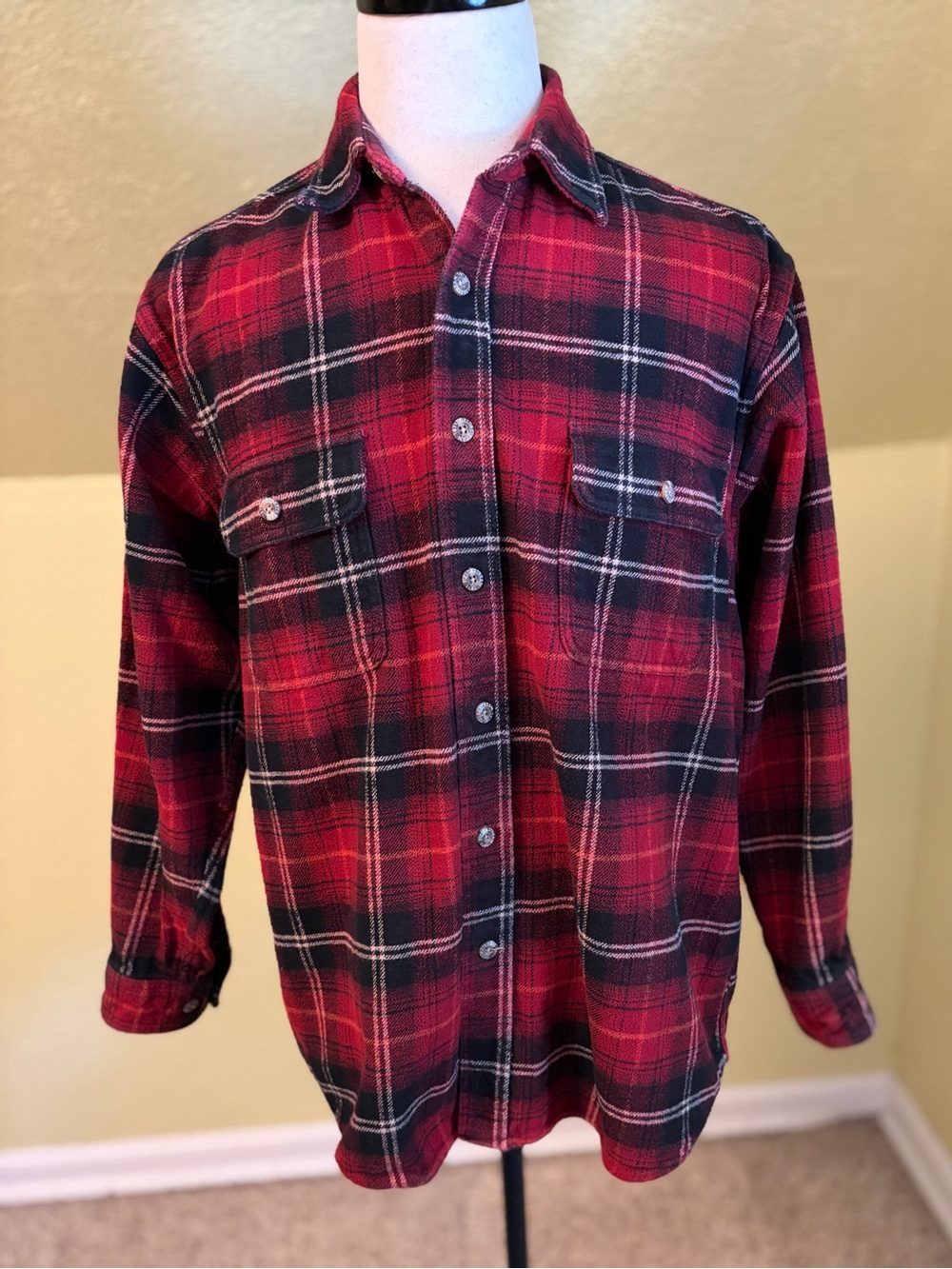 Field & Stream Red & Black Plaid Heavy Flannel Shirt Gorpcore Hunter Lumberjack